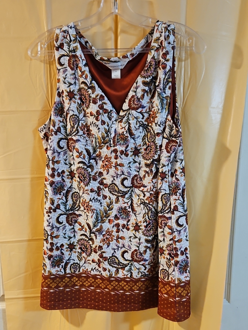 CHRISTOPHER & BANKS Floral Tank: Great Condition: SIZE M